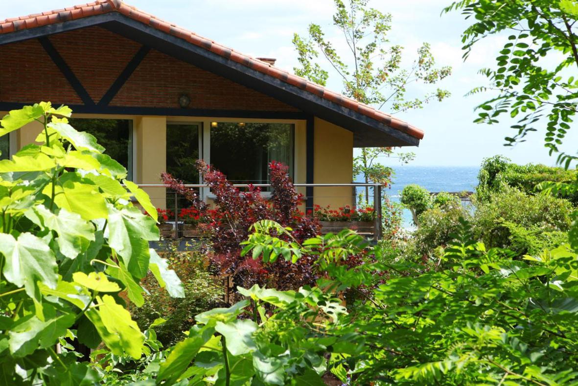 Hotel Metrokua Lekeitio Bagian luar foto